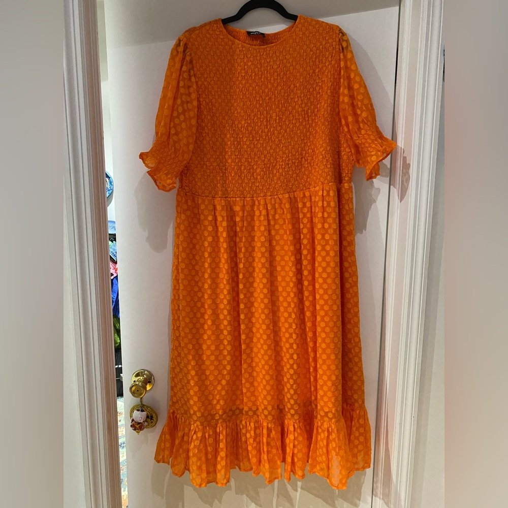 ASOS Curve 🍊 Smocked Dot Orange Maxi Dress - Picture 6 of 6